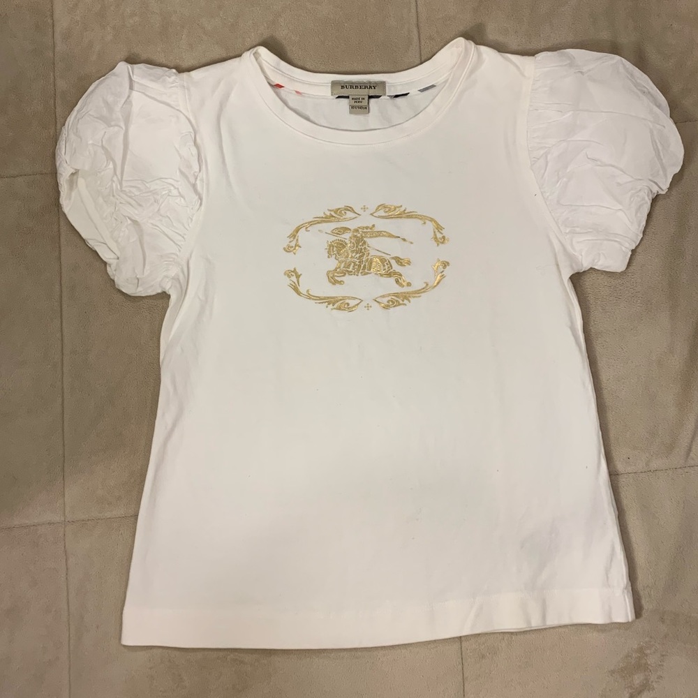 New with no tags Burberry shirt ! ❤️